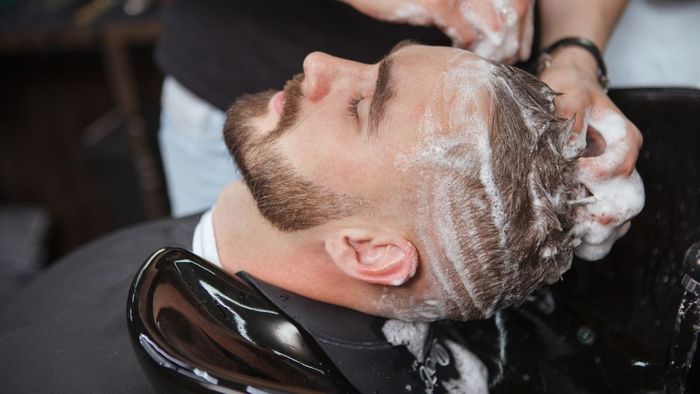 Hướng dẫn tạo kiểu tóc Justin Bieber kiểu vuốt dựng - bước 2